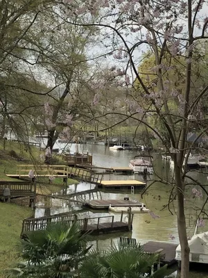 Image of Cozy cove lake cottage