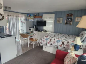 Image of Cozy studio only 3\/10 of a mile from Nantucket Sound, Free WIFI