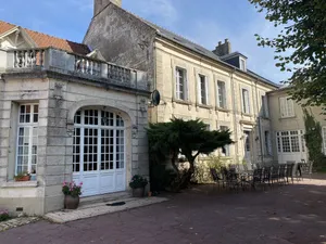 Image of Beautiful former Hunting Lodge with spacious authentic rooms and garden with terraces