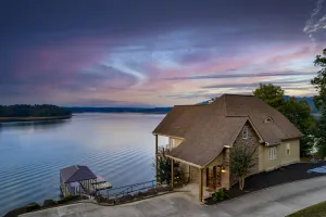 Image of UNBEATABLE Smith Lake View - Few steps to water - Sleeps 11 - Year round water