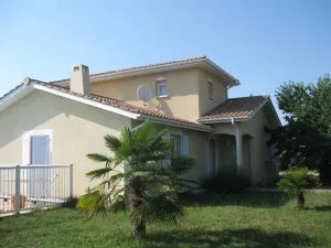 Image of Rent villa with Pool 4\/5 people heart of the Arcachon basin