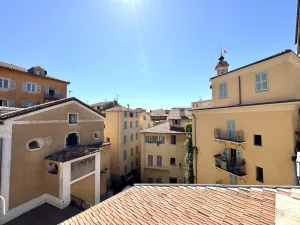 Image of ApartHotel Riviera - LES TOITS D AUGUSTIN - Bright Studio with A C - Old town