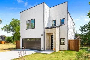 Image of Spacious Modern Chic 5BR Home in Dallas - 9 Beds!