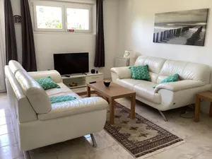 Image of 2 bedroom ground floor modern apartment 4km beach
