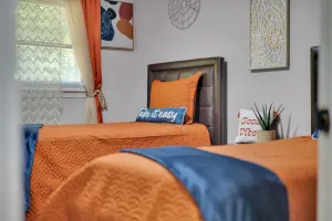 Image of Cozy Home- 4 mins from the airport- 10 min from Downtown Atlanta