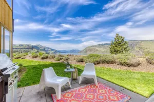 Image of Spectacular Columbia River View + Easy Access To World Class Windsurfing\/Kiting