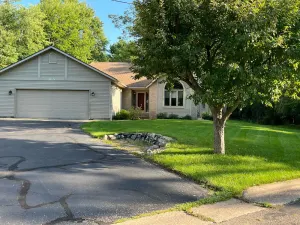 Image of Home in quiet friendly neighborhood near the river, parks and walking trails