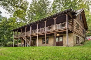 Image of 5BR, 3 BA. Log Cabin