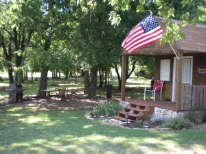 Image of Tiny house with full-size amenities tucked away in the countryside