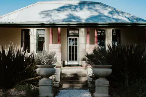 Image of Guesthouse southern highlands sleeps 40 with functions up to 60 in large grounds