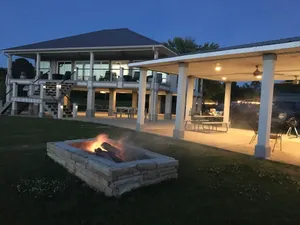 Image of Paradise on the lake