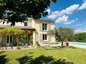Image of PLEIN COEUR Saint-Rémy de Provence, Villa JELOD, swimming pool, garden not overlooked.