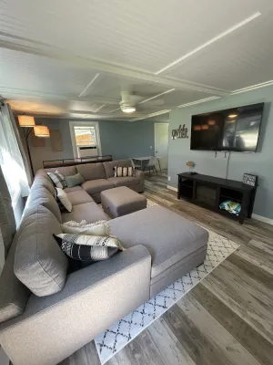 Image of Peaceful lake retreat