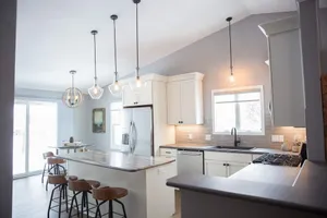Image of Spacious Executive 2BR Home Near Shopping & Dining