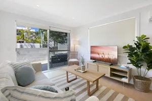 Image of Ground Floor 2-Bed Mermaid Beach Pad with Parking