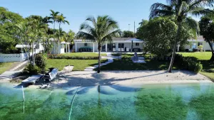 Image of Modern Beach LakeFront House in Miami !