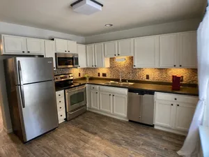 Image of Cute corner townhouse near Raleigh, Cary and NC State