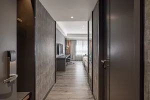 Image of Lakeshore Hotel Metropolis