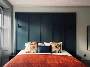 Image of Boutique studio, twin beds, en-suite & kitchenette