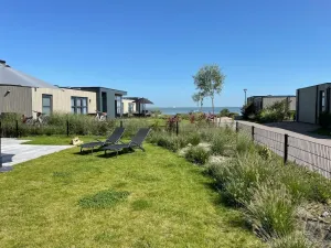 Image of Top-modernes Chalet Windrose mit Großem, Eingezäuntem Garten am Ijsselmeer