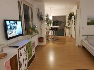 Image of Bright cozy studio downtown - Studio