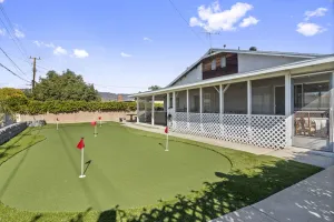 Image of Charming 5 bedroom with a putting green