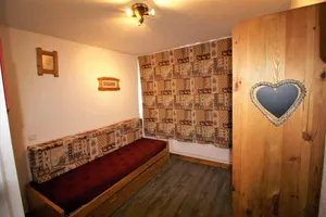 Image of 10m from resort center, 2nd floor, tv, ski locker, 16m², Tignes