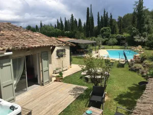 Image of Large family home, swimming pool, jacuzzi, pool house, boules court
