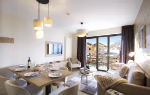 Image of Wifi, at the foot of shops, fitness, swimming pool, sauna, hammam, balcony, parking, tv, ski locker
