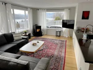 Image of Point Lyle home