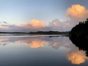 Image of “Bay Cottage” Beautiful lake house on Shallow Bay