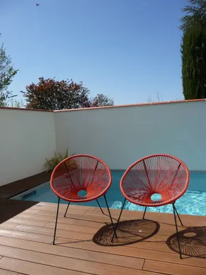 Image of Nice House with Swimming Pool. Chic Area.