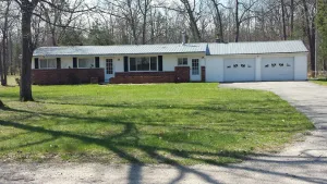 Image of Spacious 3 Bedroom, 2 Bath Home, Close To Burt Lake