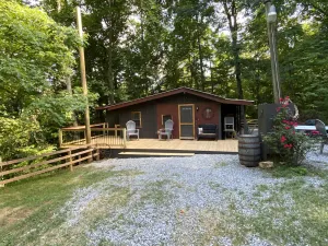 Image of Quiet comfortable  mountain rest cabin getaway- with Fast 500 mbps wifi