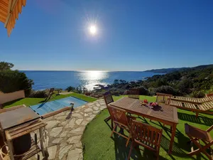 Image of Very bright, spacious air-conditioned house with terraces and 180° sea view SPA