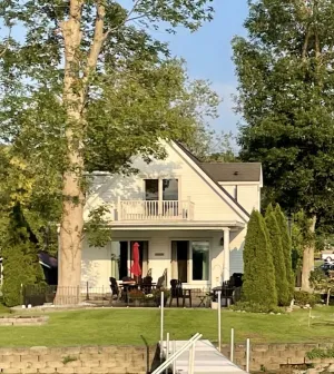 Image of 5 Bedroom Lake House on quiet street, walk to town