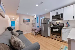 Image of 326 E Glenwood Ave, Unit 2