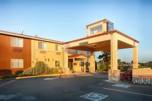 Image of Restful Stay at Red Lion Inn & Suites Sequim! Pool, Free Breakfast and Parking!