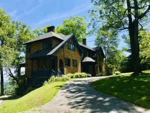 Image of Gorgeous Oceanfront Retreat on Penobscot Bay