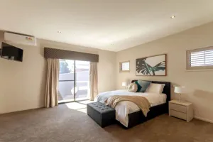 Image of 3BR\/3BT in CBD near Deakin Uni and beach