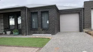Image of Modern House in Newton