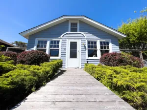 Image of Cozy Beach Bungalow-midway between beach and town