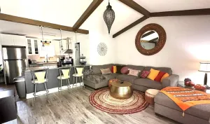 Image of Close to D\/town\/ Beach HOTtub upon request\/ King Bed, wheelchair accessible