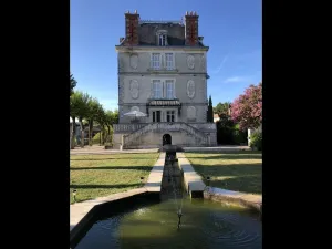 Image of Petit Chateau of ‘La Belle Époque’ era on the banks of the River L’Isle.