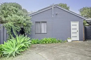 Image of Stylish new studio apartment easy walk to beach - Perfect for romantic getaway