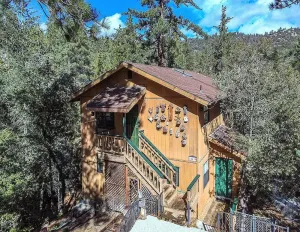 Image of Treetop Getaway in the Ponderosa Pines
