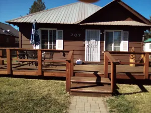 Image of Country Cottage -Cozy 3-bedroom vacation home 11 minutes from Lake Almanor