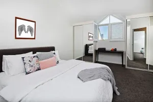 Image of Spacious 4 BR and 2 Bathrooms City Apartment
