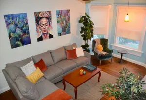 Image of Artsy Victorian by Downtown 3B2B w\/ Parking & Wifi