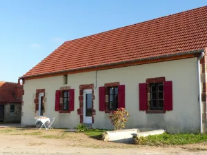 Image of Spacious Family Country Retreat with Modern Amenities Near Le Pal Amusement Park